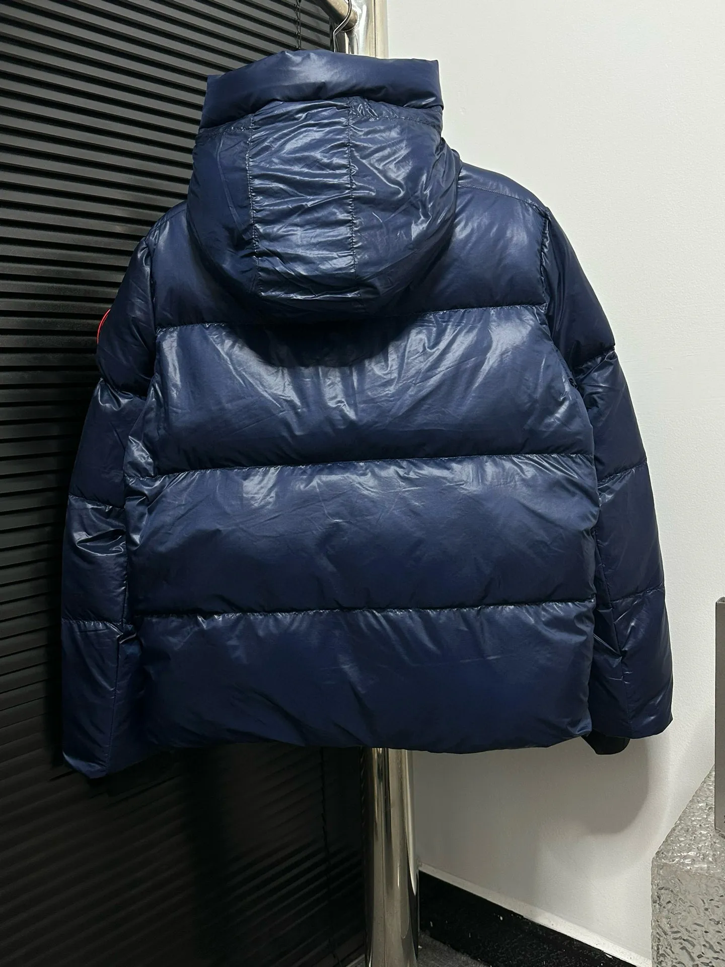 P780 [𝘾𝘼𝙉𝘼𝘿𝘼 𝙂𝙊𝙊𝙎𝙀] Canada Goose's limited new Crofton puff down jacket, top version, ceiling level Crofton soft loaf, 2024 latest style, cold protection effect up to level 4, using recycled Feather-Light tear-resistant fabric, ultra-light, no weight on the upper body at all! The unique black label highlights your temperament‼ ️ Canada Goose, a Canadian brand, has always been recognized as the warmest down jacket. Various Instagram celebrities, Internet celebrities, and celebrities often wear it for street photos. I make Canada Goose every year, but I still can't get rid of my love for it. No matter how cold the days are, there is no need to be afraid, because there is! Filled with 90% white duck down, it is the legendary warmest down jacket and is known as a must-have for Arctic outdoor sports! The most popular down jacket in the world, celebrities are rushing to buy it, it is a must-have!  Size: S~XXL